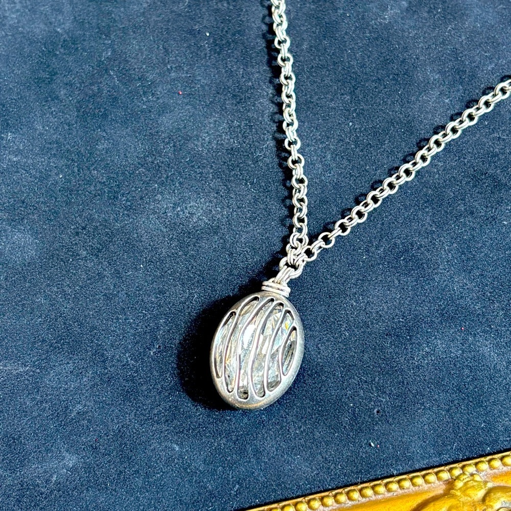Konplot- Silver Locket Style Necklace with Chain - Picture 4 of 5
